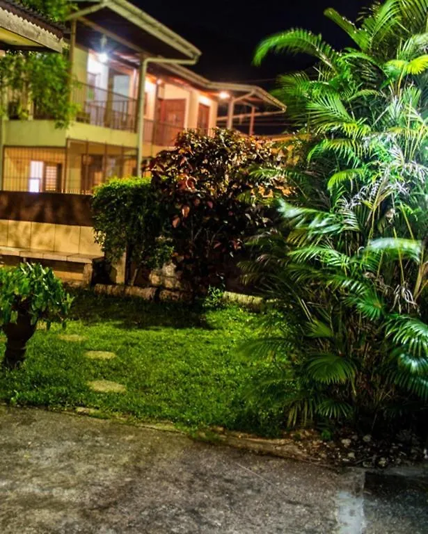 Tonys Guest House Petit Valley