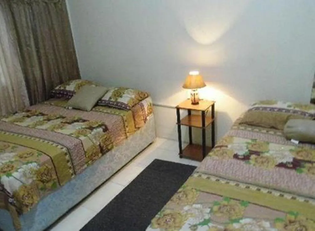 Tonys Guest House Petit Valley 2*,